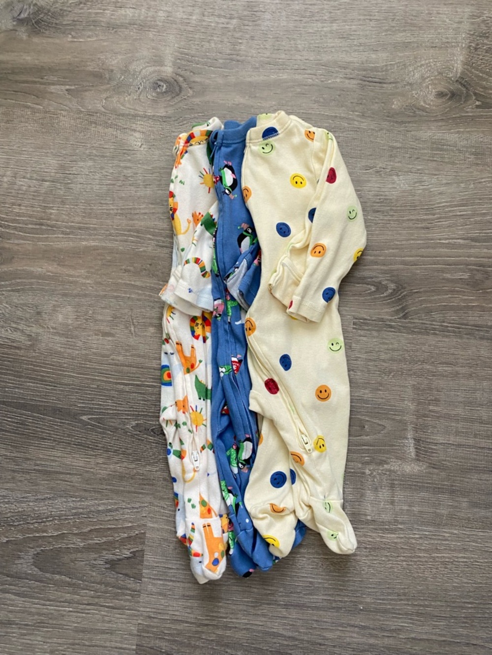 3-Piece Gender Neutral Bundle! Old Navy 2-way zipper footed pjs 0-3 month